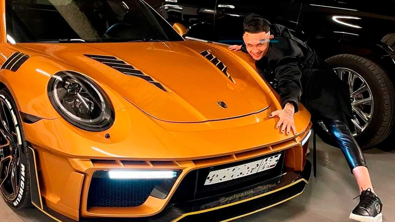 Какую машину купил бустер: подробности о новом автомобиле знаменитости