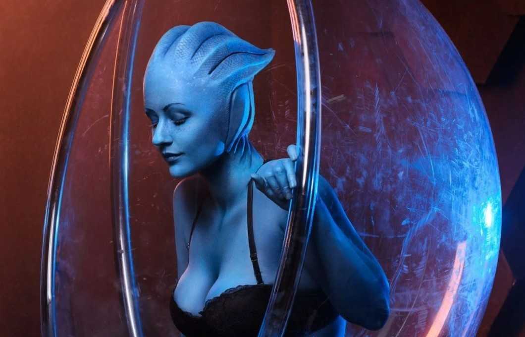 У этого косплея тали из mass effect даже есть светящийся мундштук – гейминаториум