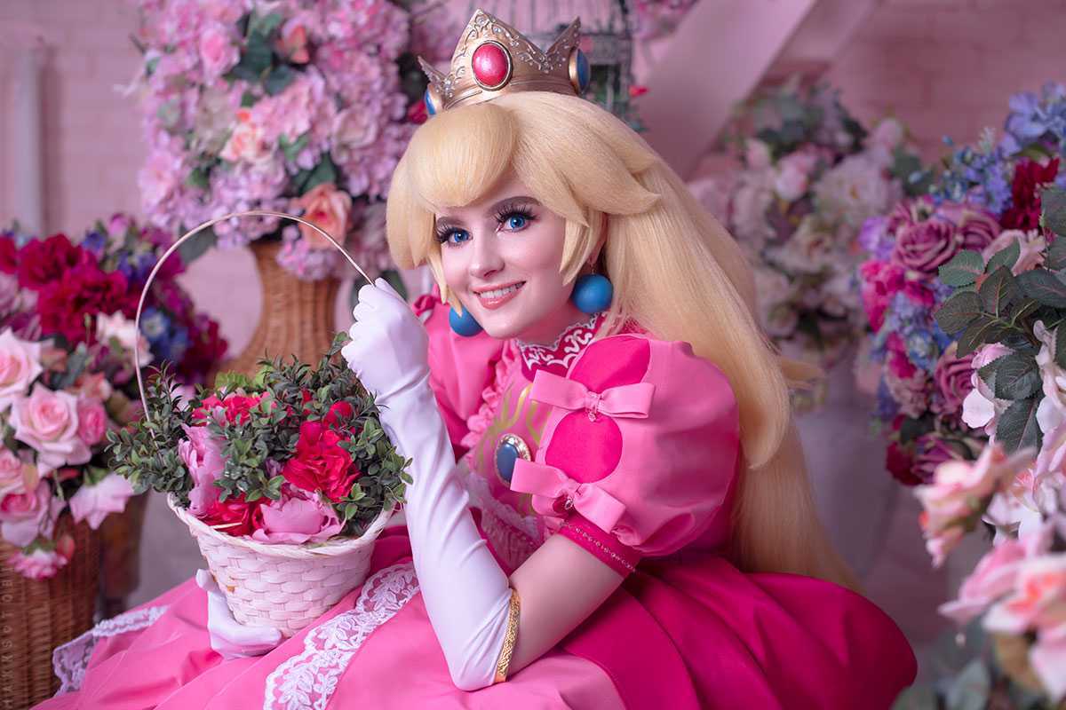 10 princess peach cosplays that look just like the game