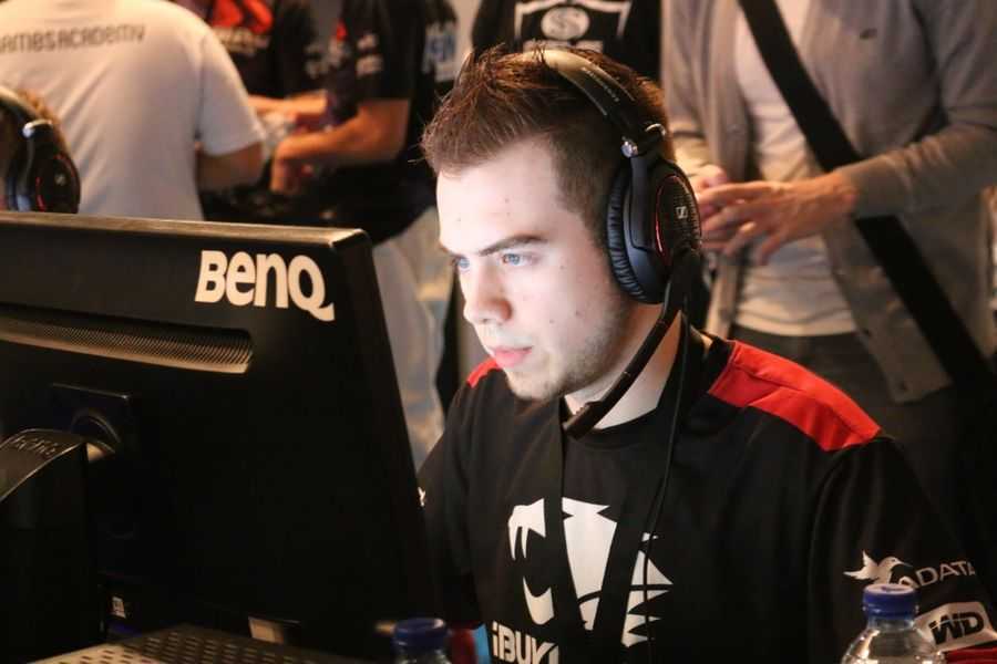 10 лет counter-strike: global offensive — как удачно обновить старую серию
